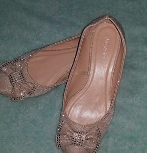 Beautiful flats cream and gold and silver